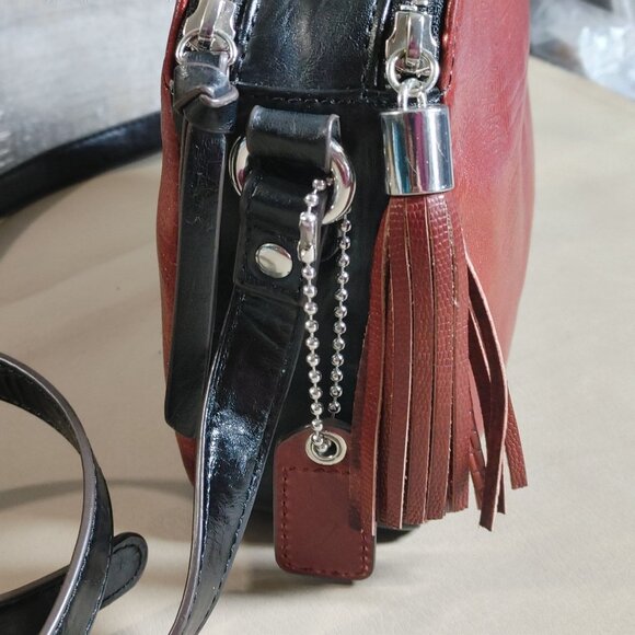 Clarks Red Croc Embossed Leather Crossbody Bag Tassel Accent Striped Lining - Picture 2 of 12